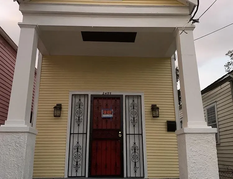 2455 N Robertson St — Photo 1