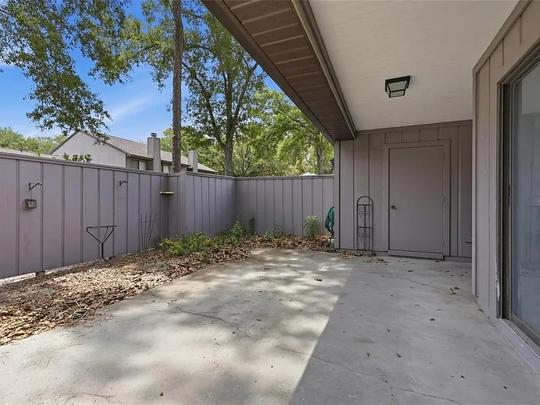3741 NW 56th Ln — Photo 6