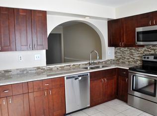 605 Biltmore Dr, Virginia Beach, VA 23454