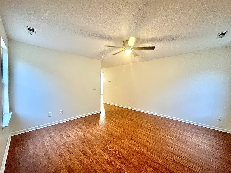 413 Braden Ct — Photo 11