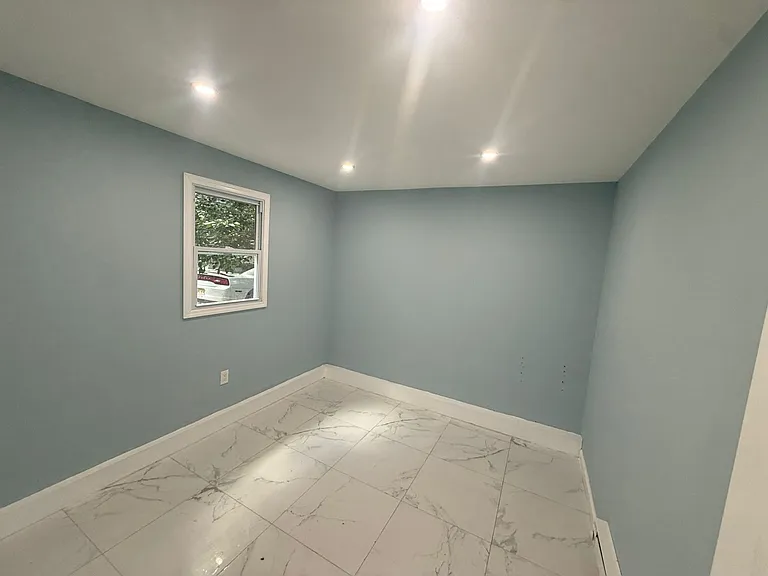 445 14th Ave #1R — Photo 4