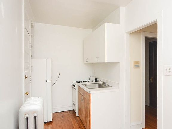 4th image of 3310 W Schubert Ave #X1