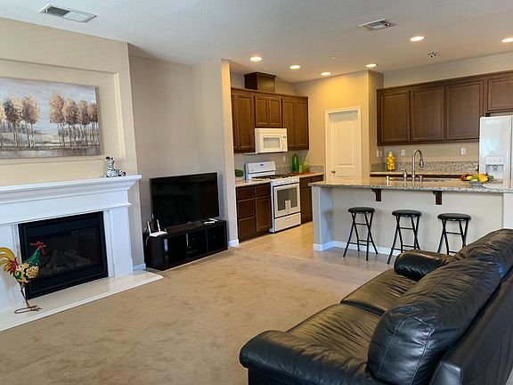 5th image of 750 Surrey Ct