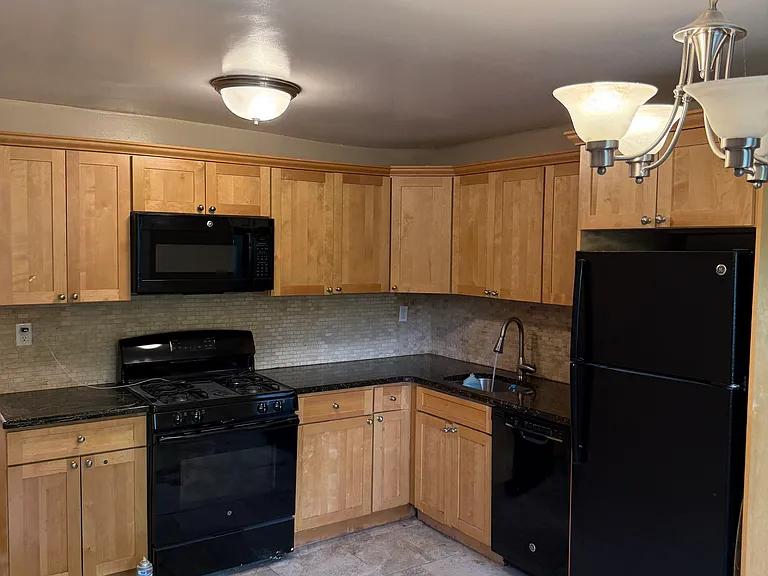 2 Cresthill Dr #C — Photo 9
