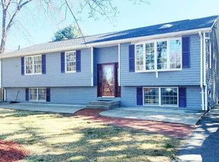 125 Catalina Dr, Springfield, MA 01128