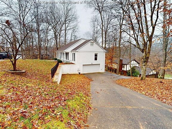 4th image of 220 Woodlomond Way