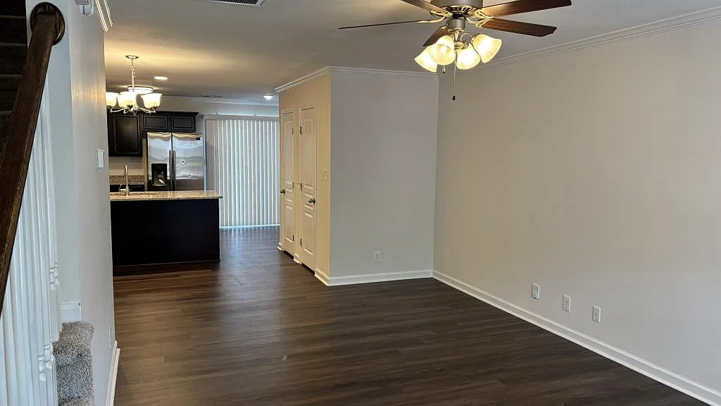 176 Alexander Blvd — Photo 3