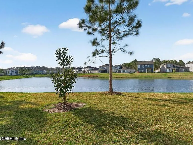 260 Brandon Lakes Dr — Photo 43