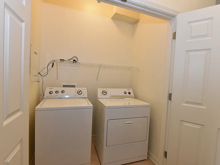 320 S Dunn — Photo 44