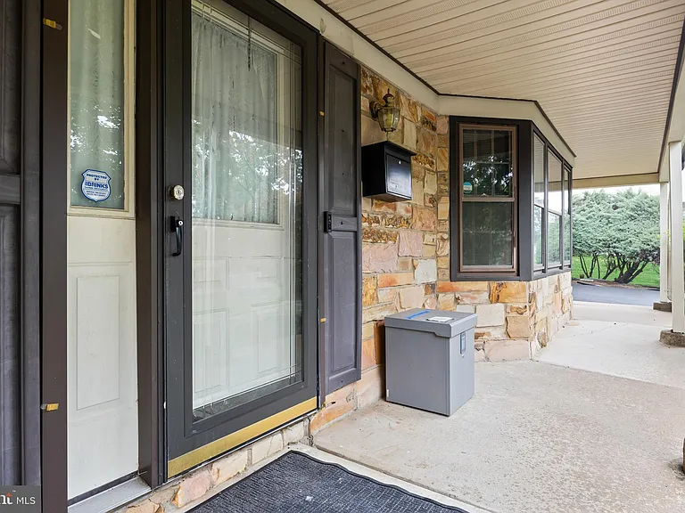 10 Traynor Ln — Photo 28