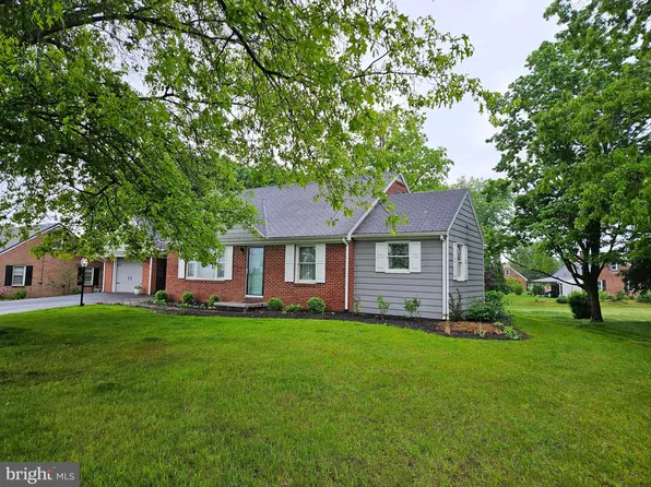 151 Amsley Dr, Chambersburg, PA 17202