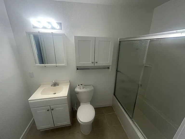 485 Sargent St — Photo 15