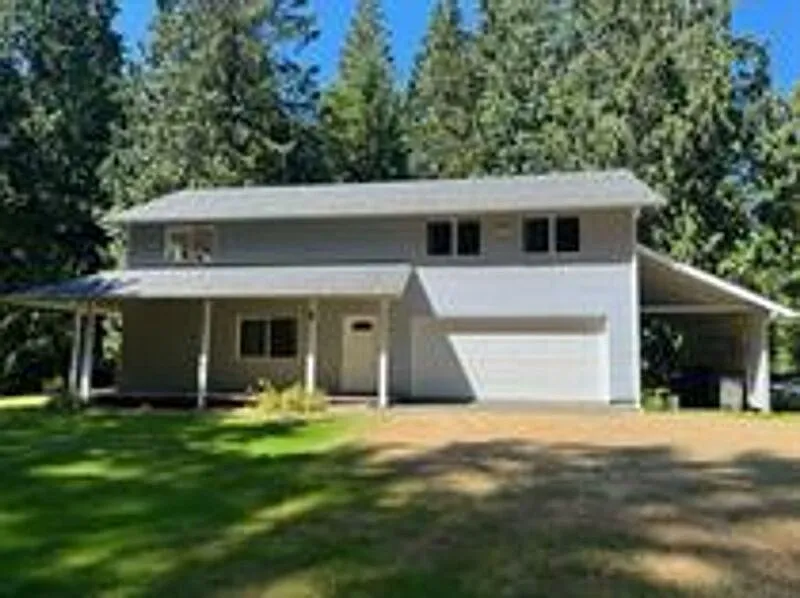 4 bed, 2.0 bath, 1840 sqft, $3,450 — Photo 2