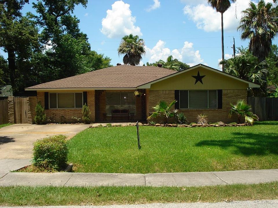 1st image of 827 Fall Creek Dr
