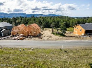 70 Meadows Dr, Astoria, OR 97103