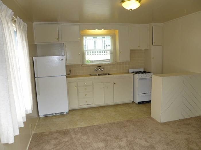 2nd image of 1076 3rd St