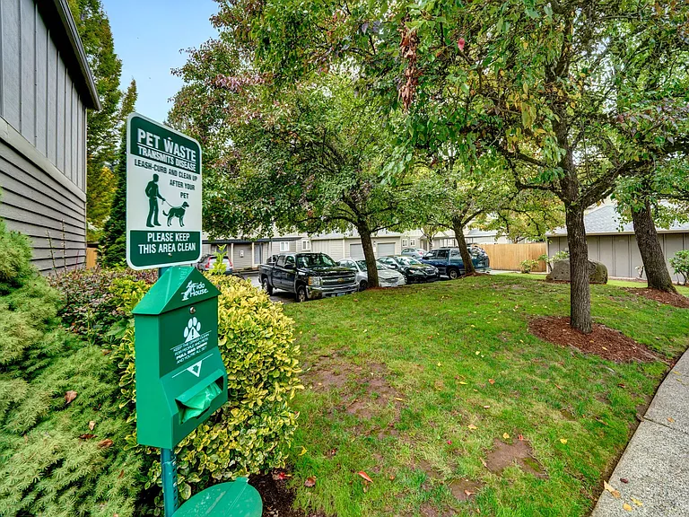 Tuxedo Park Apartments — Photo 42