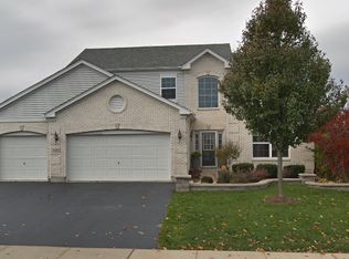 545 Regal Ln, Bolingbrook, IL 60490