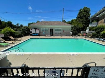 6502 Brook Bend Way Unit 210, Louisville, KY, 40229