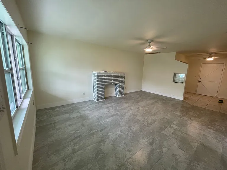 2194 Ponce De Leon Cir #1 — Photo 7