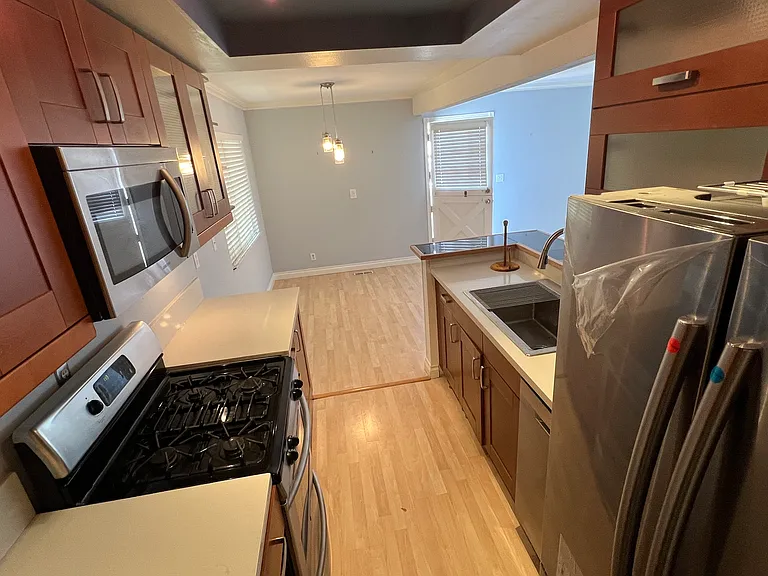 514 Marigold Ave #1/2 — Photo 6