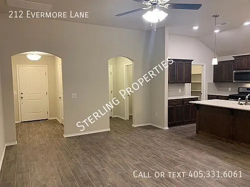 212 Evermore Ln — Photo 2