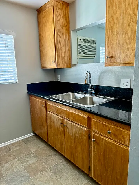 2 bed, 750 sqft, $2,350 — Photo 1