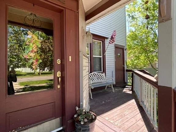 5th image of 719 Clermont St