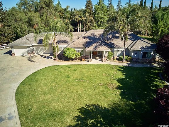 3rd image of 27331 W Erb Ct