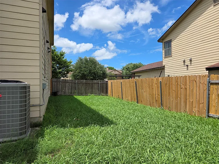 160 Mistletoe Ln — Photo 29