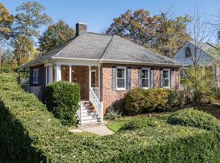 26 Enka Orchard St, Candler, NC 28715