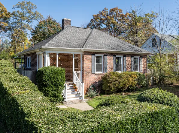 26 Enka Orchard St, Candler, NC 28715