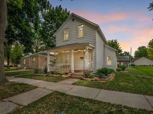 309 S Superior St, De Pere, WI 54115