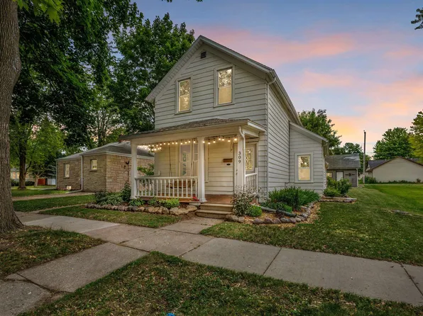 309 S Superior St, De Pere, WI 54115