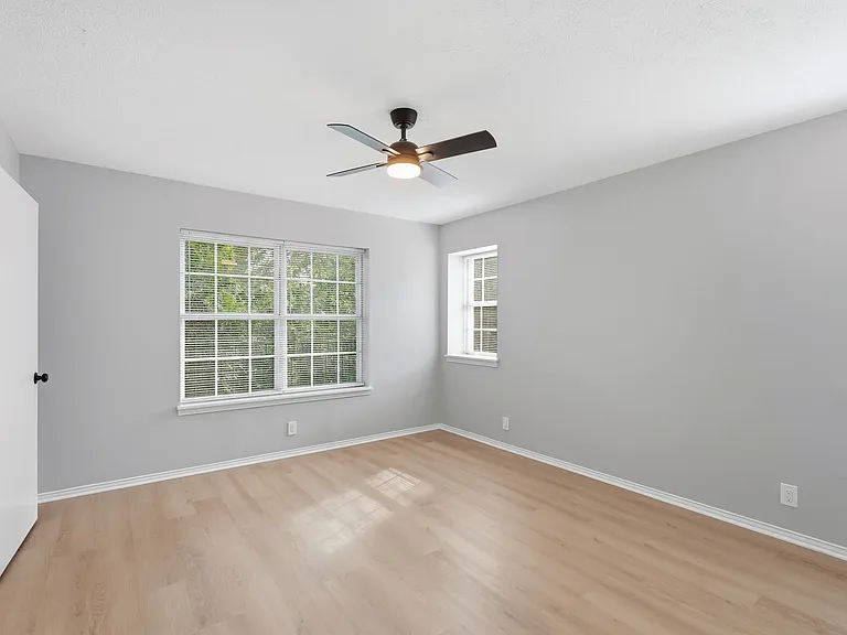 6815 Lyre Ln — Photo 26