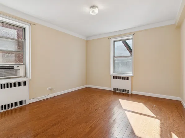 110-31 73rd Road image 4 of 10