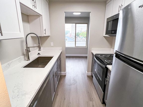 3rd image of 9100 Roosevelt Way NE #403