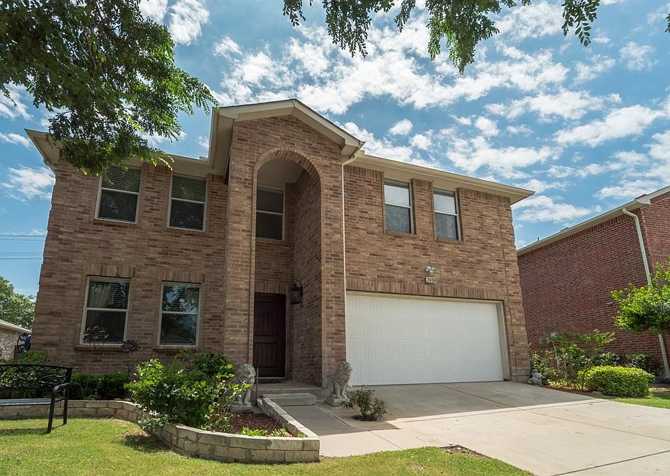 1st image of 2404 Spruce Ct