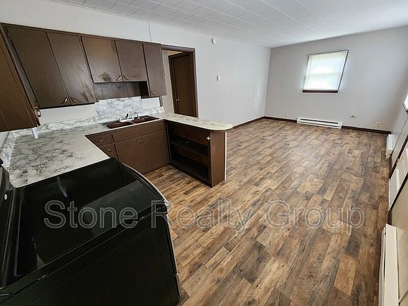 5th image of 12 E Union St