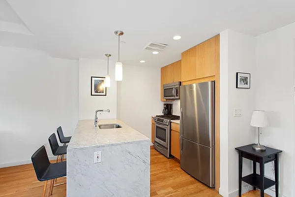 Sold by Brooklyn Bridge | media 15