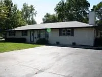 594 N Division St photo 1