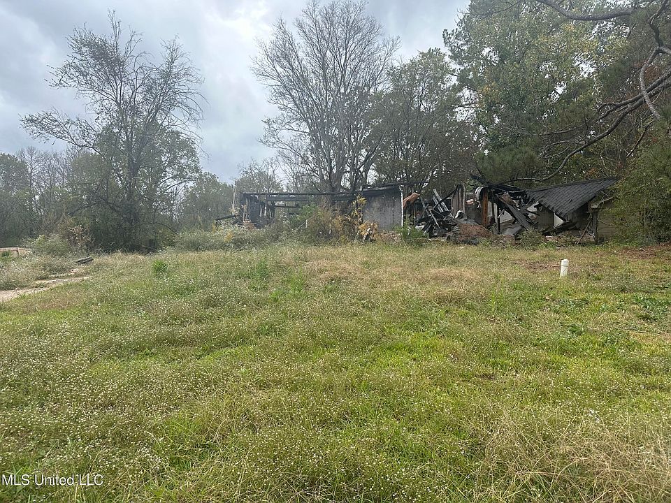 2nd image of 929 Palm St