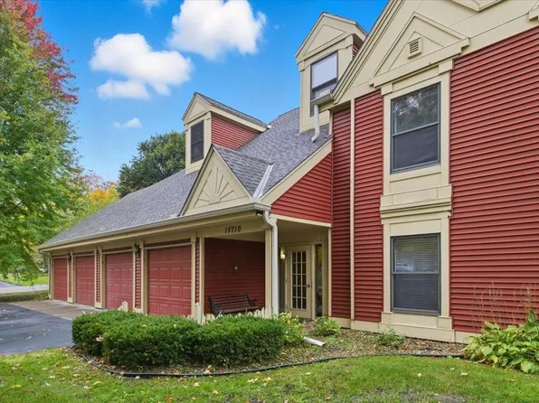 15710 26th Ave N APT C, Plymouth, MN 55447