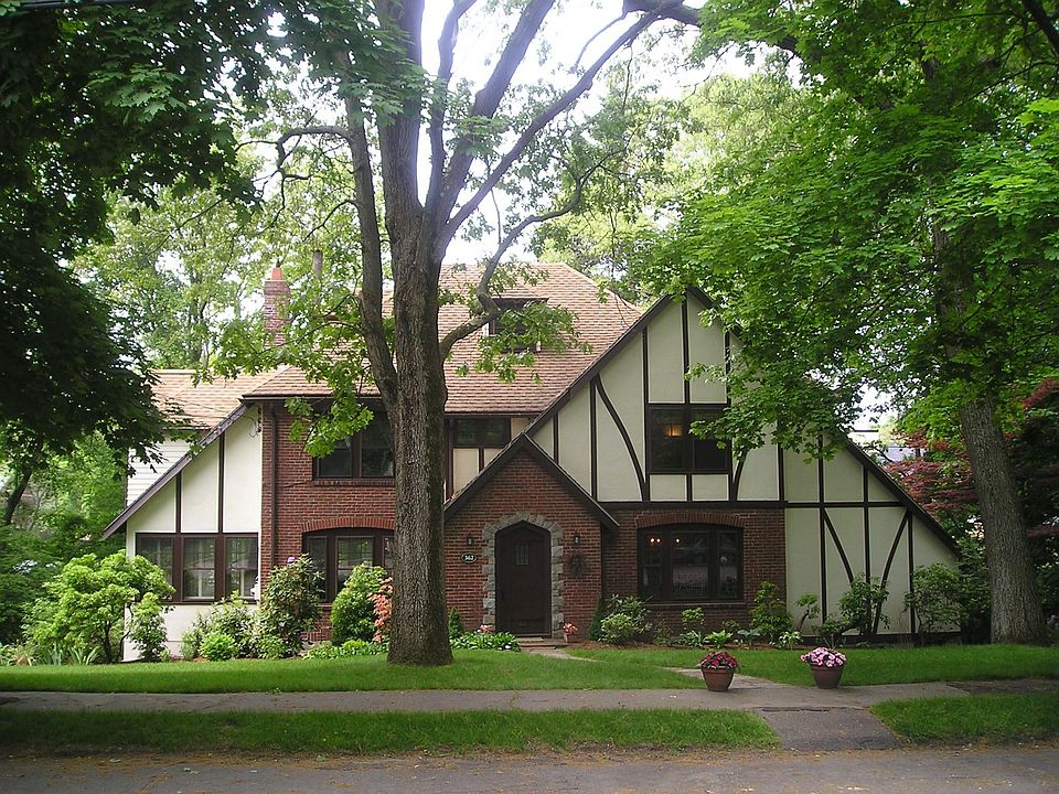 6br 3.5ba Tudor