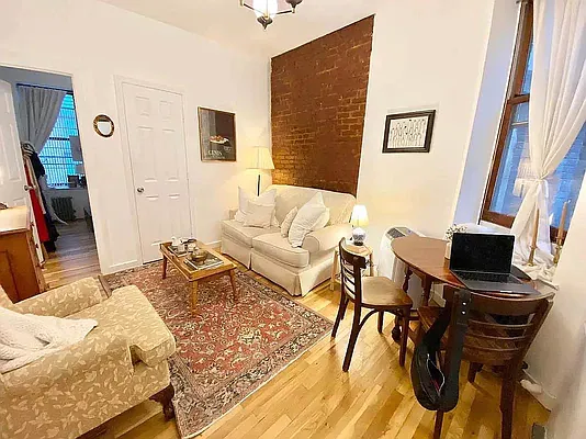 Rented by J PRESTON AND ASSOCIATES INC | media 8