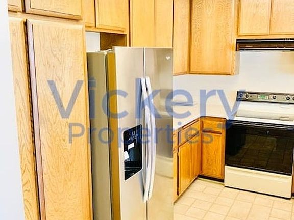 3rd image of 2042 Golden Circle Dr