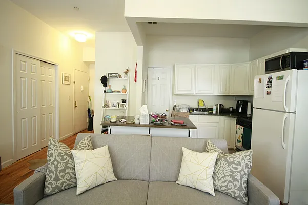 Rented by Grand & Co. | media 19