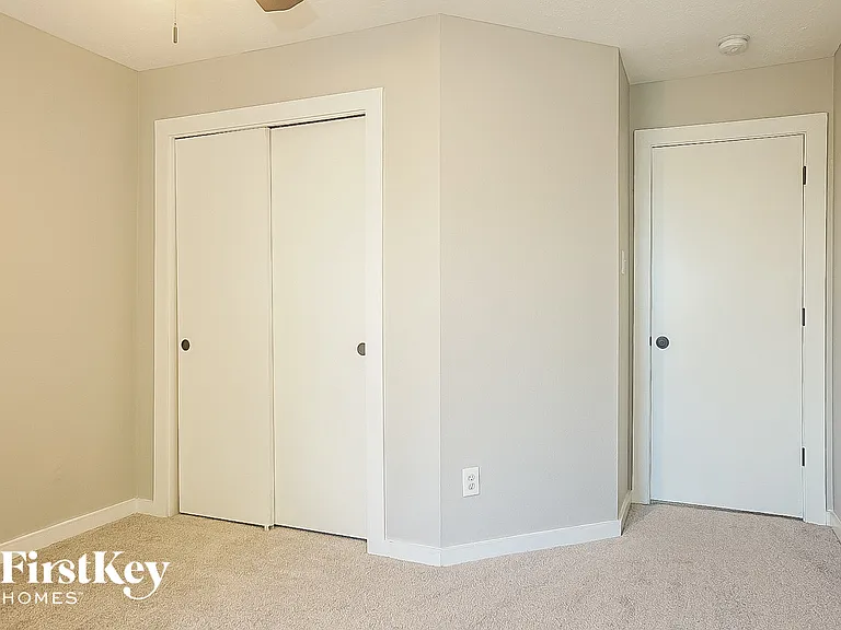 7311 Village Lake Dr — Photo 9
