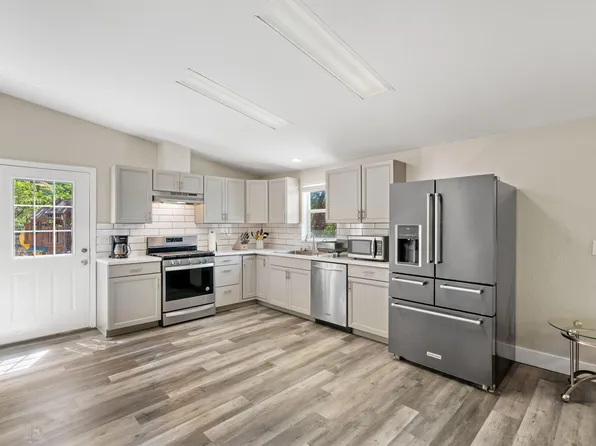 1100 Hastings Tie Rd, Mad River, CA 95552