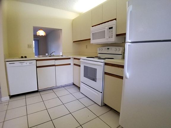 3rd image of 9000 NW 28th Dr APT 1109